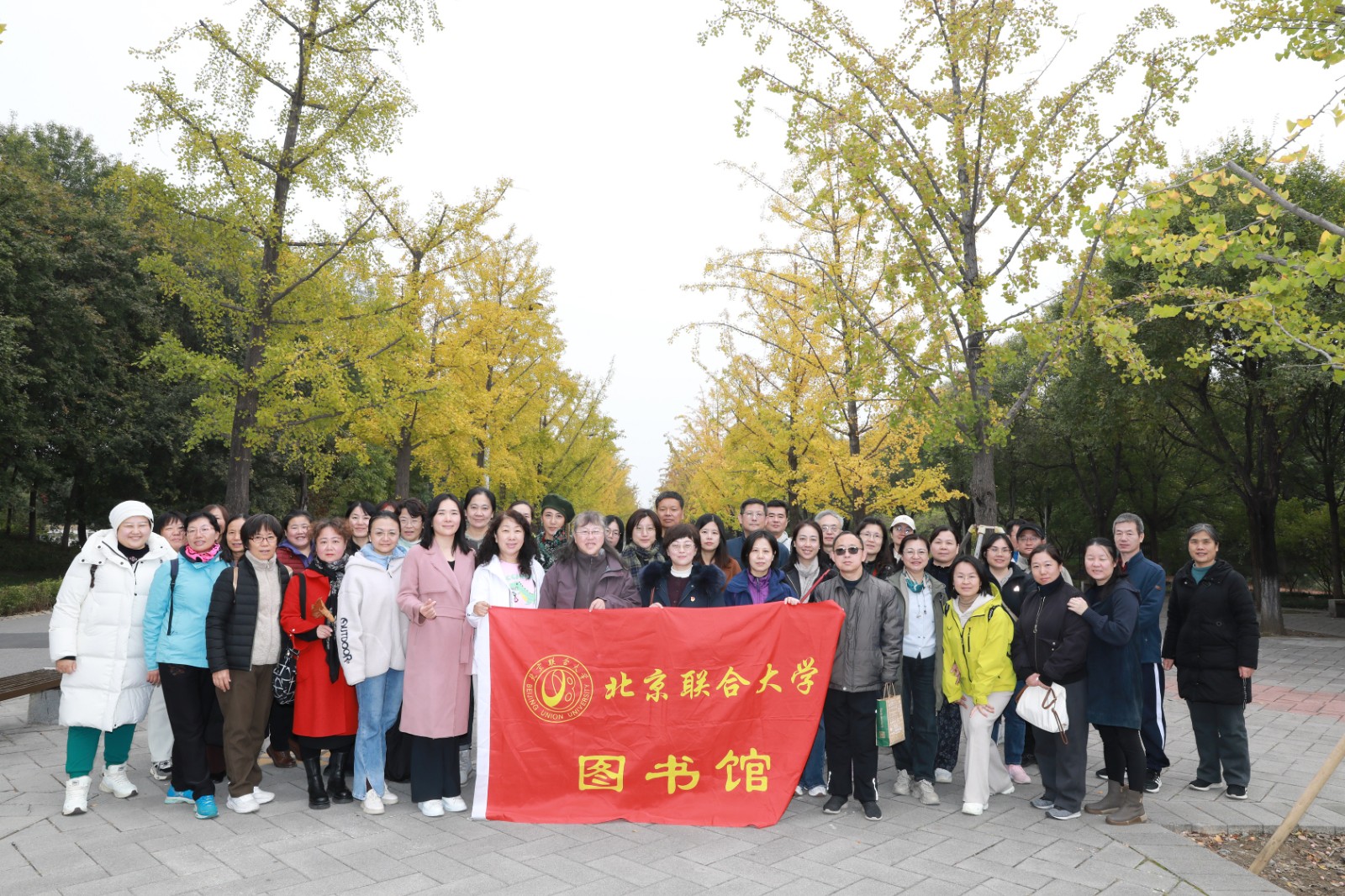 园博园合影.jpg 园博园合影.jpg